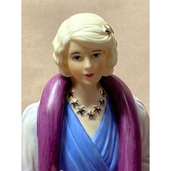 Lenox “Stardust” Figurine, American Songbook Collection, Porcelain. 8¾ in. tall. - Picture 12 of 16